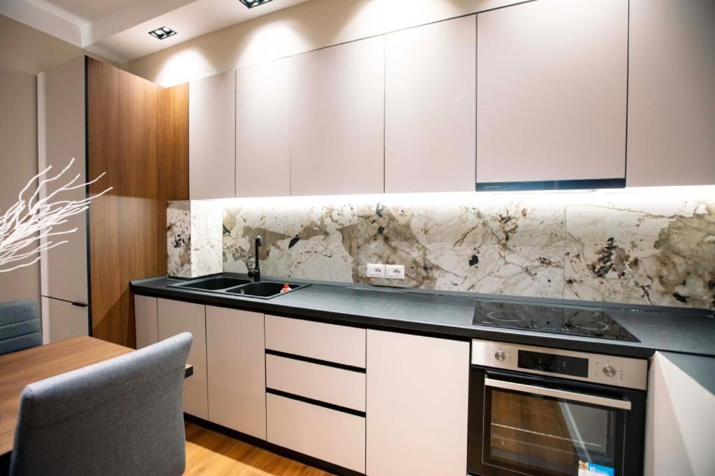 Luxury Apartment At Condor Center Tirana Exterior foto