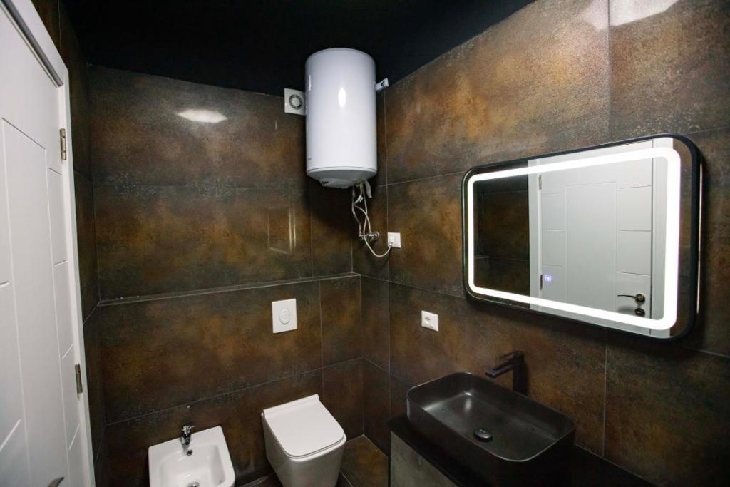 Luxury Apartment At Condor Center Tirana Exterior foto