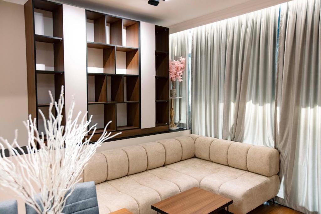 Luxury Apartment At Condor Center Tirana Exterior foto